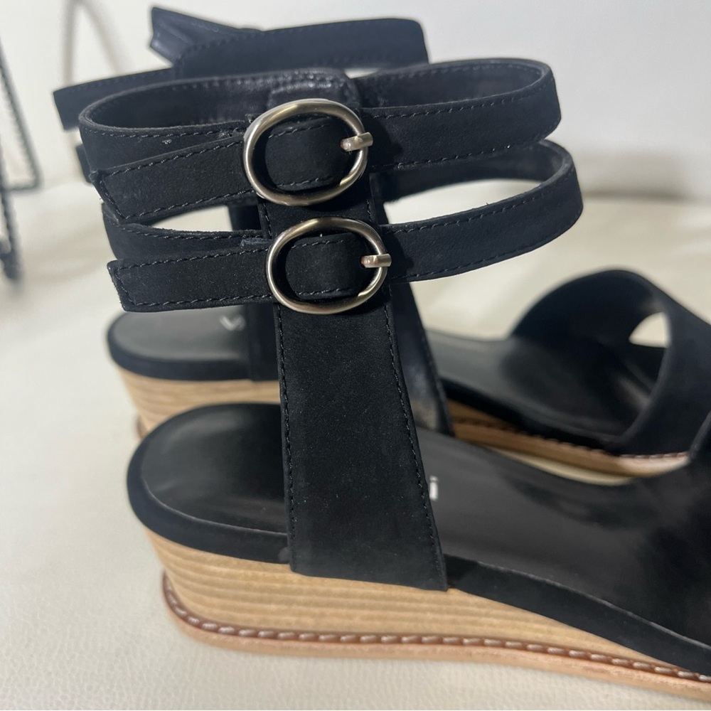 Vaneli Black Sandals Minimalist Design NWOT - Picture 6 of 10